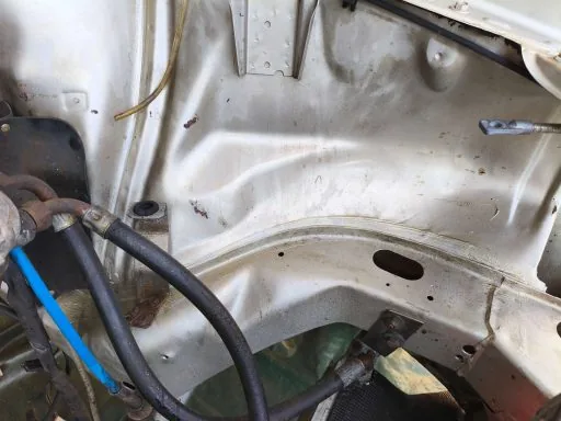 Audi 80 Motorraum mit Trockeneis gereinigt (Bild 2)