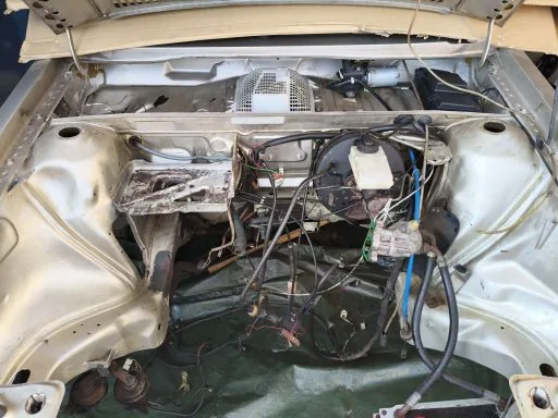 Audi 80 Motorraum mit Trockeneis gereinigt (Bild 8)