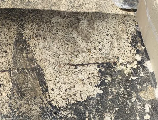 Bitumen auf Balkon mit Trockeneis entfernt (Bild 4)