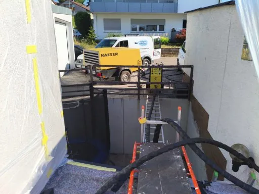 Balkon, Bitumen mit Trockeneisstrahlen entfernt, Einsatzgebiet Heilbronn, Ludwigsburg, Schwäbisch Hall und Umgebung