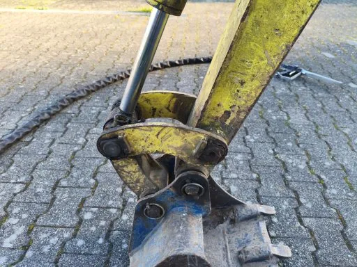 Minibagger mit Trockeneis von Fett befreit (Bild 2)