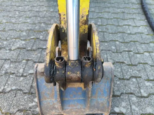 Minibagger mit Trockeneis von Fett befreit (Bild 6)