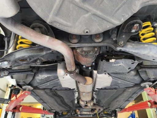 Mercedes W202 Unterboden mit Trockeneis gereinigt (Bild 8)